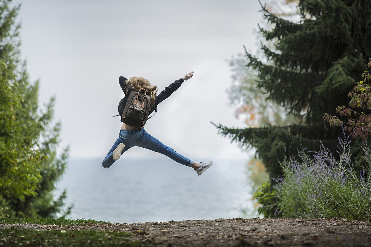 découvrez les secrets du bonheur à travers des conseils pratiques, des réflexions inspirantes et des stratégies éprouvées pour cultiver la joie au quotidien. apprenez à embrasser le positif et à transformer votre vie pour atteindre un état de bien-être durable.