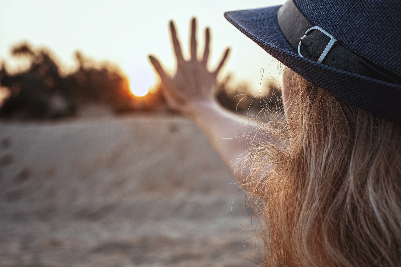 découvrez la règle des cinq secondes : mythe ou réalité ? cette croyance populaire affirme qu'il est acceptable de manger des aliments tombés au sol si on les récupère en moins de cinq secondes. explorez les origines de cette règle, les opinions des scientifiques et les implications pour votre santé.