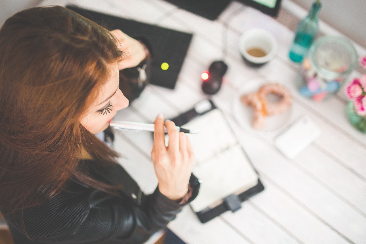 découvrez les bienfaits de la pensée positive et apprenez à transformer votre mentalité pour améliorer votre bien-être émotionnel, booster votre motivation et cultiver un état d'esprit optimiste au quotidien.