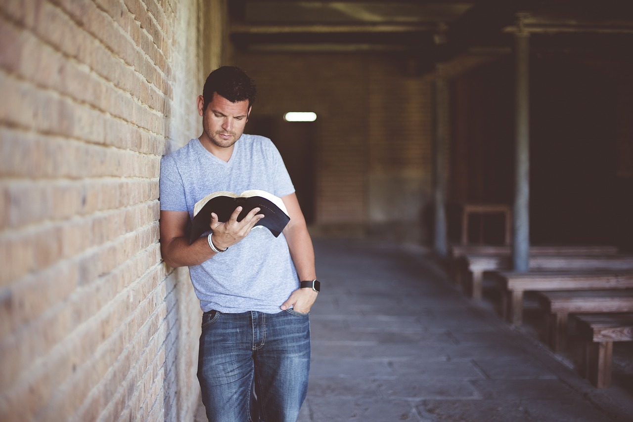 découvrez l'univers de la lecture : des conseils pratiques, des recommandations de livres, et des techniques pour améliorer votre expérience de lecture. plongez dans l'apprentissage et le plaisir de lire.