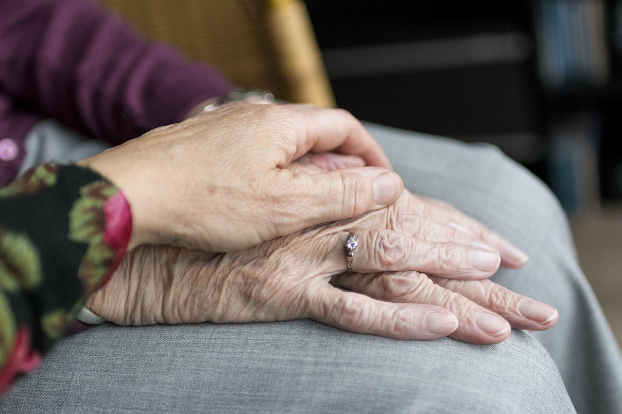 découvrez les différents aspects des relations humaines, de l'amour à l'amitié, en passant par les relations familiales et professionnelles. apprenez à renforcer vos liens et à améliorer votre communication pour des relations plus épanouissantes.